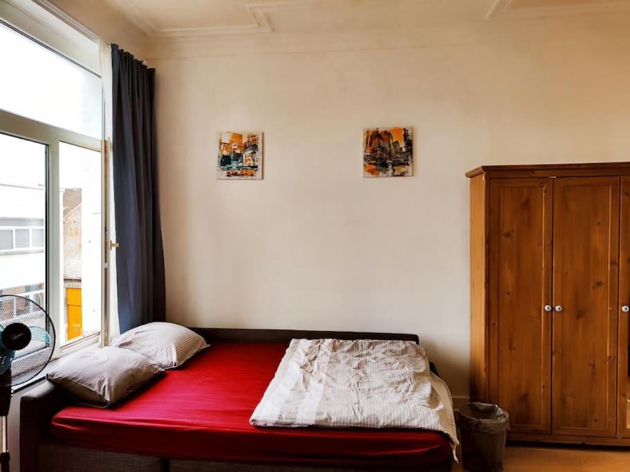 Appartamento Studio Entier Avec Balcon - Tour Et Taxis Bruxelles