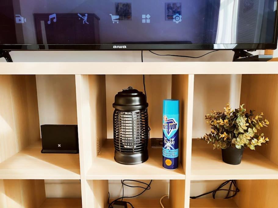 Studio Entier Avec Balcon - Tour Et Taxis Appartamento *