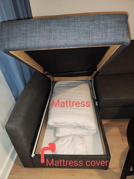 Studio Entier Avec Balcon - Tour Et Taxis Appartamento