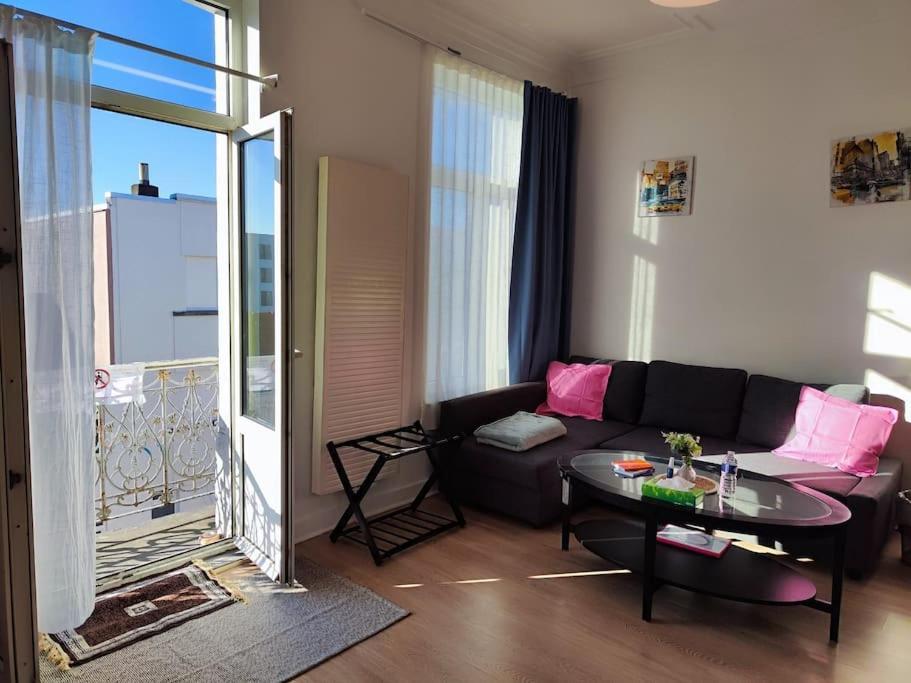 Studio Entier Avec Balcon - Tour Et Taxis * Bruxelles