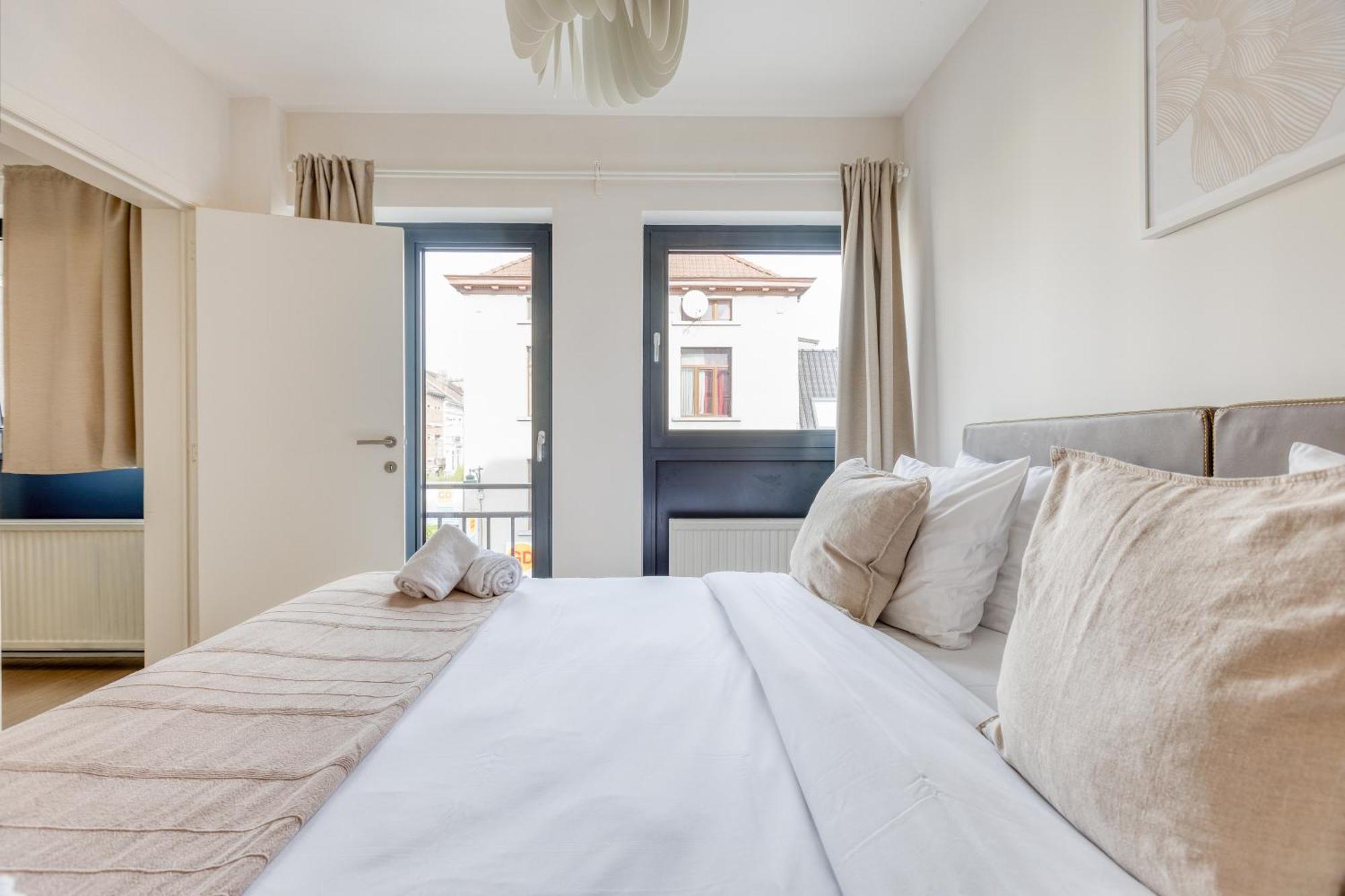 Apartment Sweet - Michel Ange