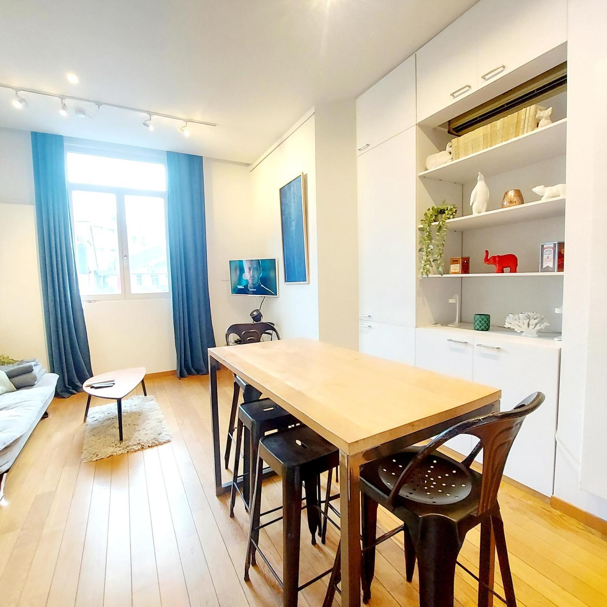 New Stylish Grand Place City Center Duplex Apartment