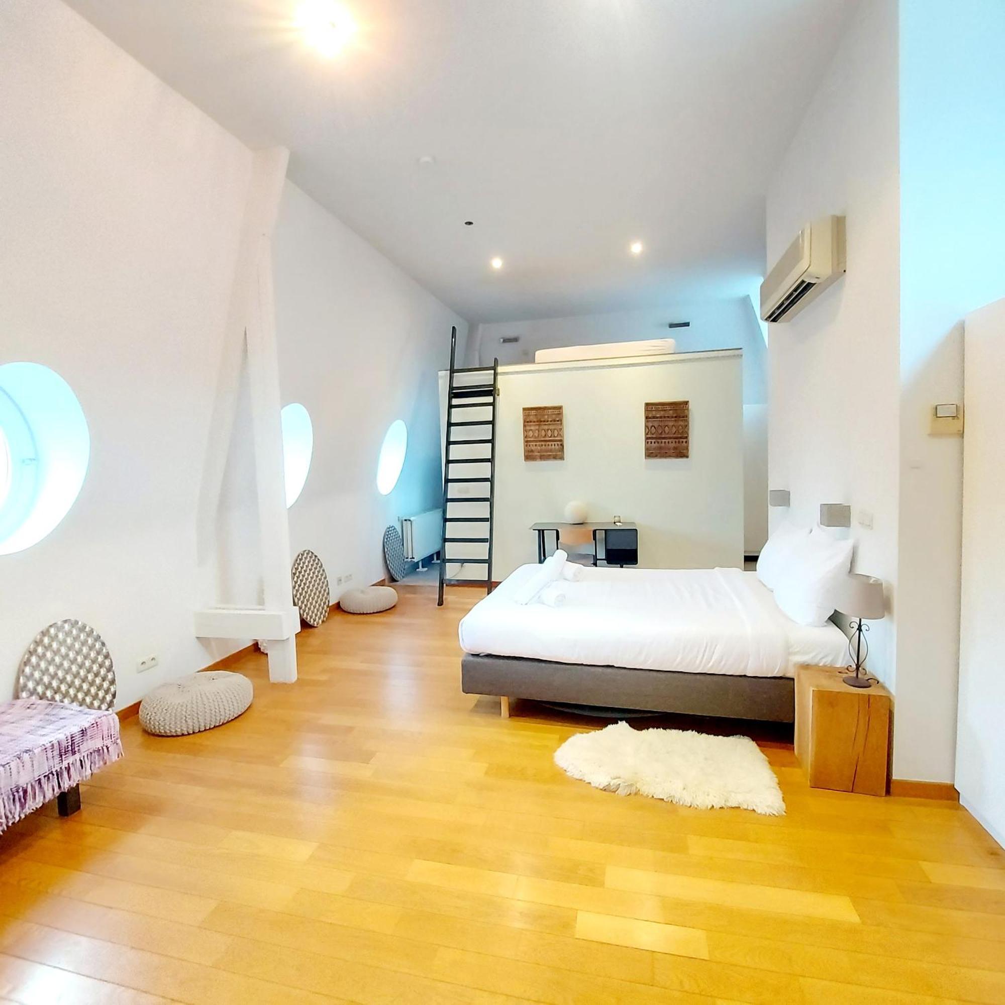 New Stylish Grand Place City Center Duplex Apartment