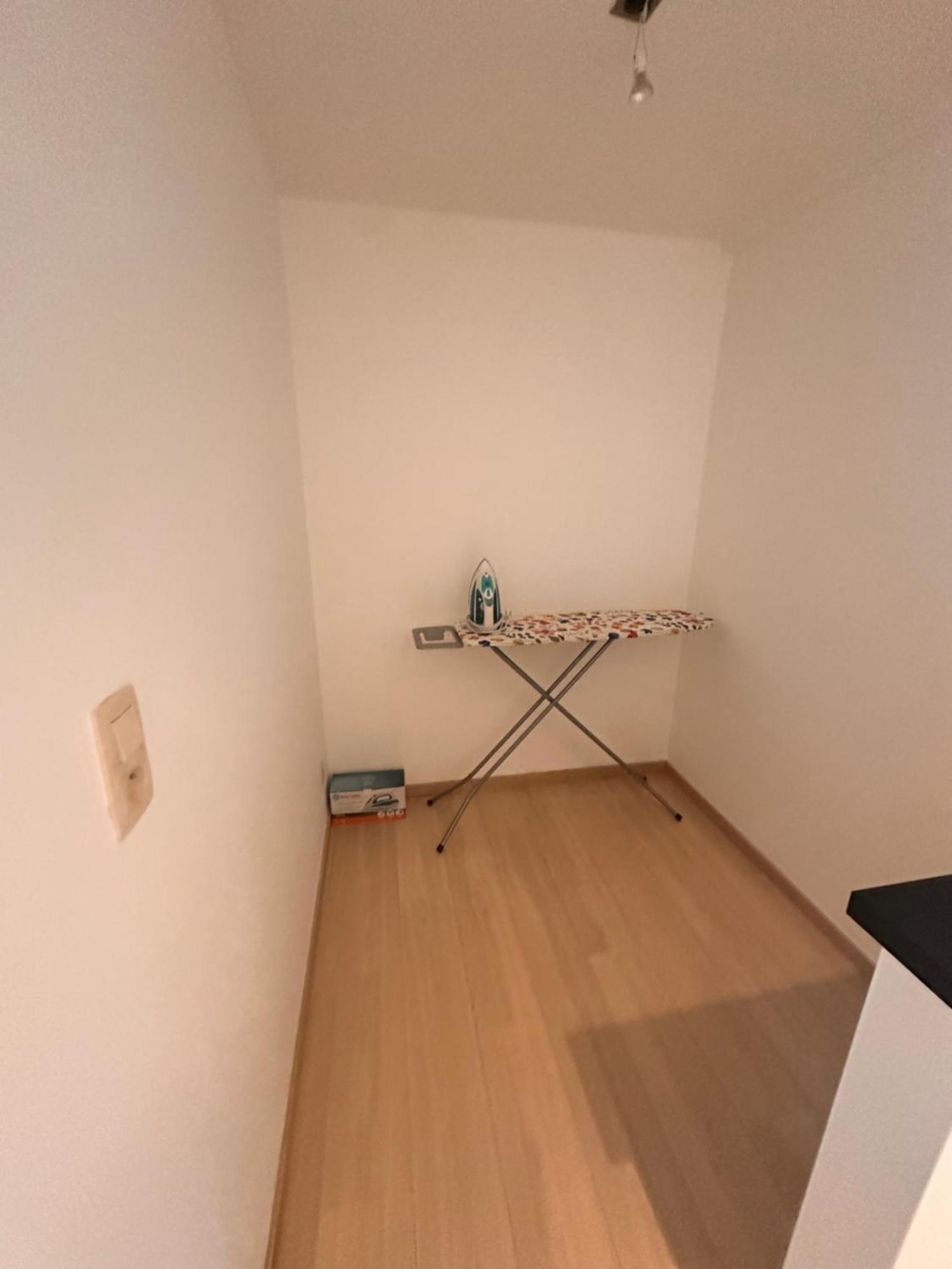 Appartamnet 3 Bedroom + Living Apartment *