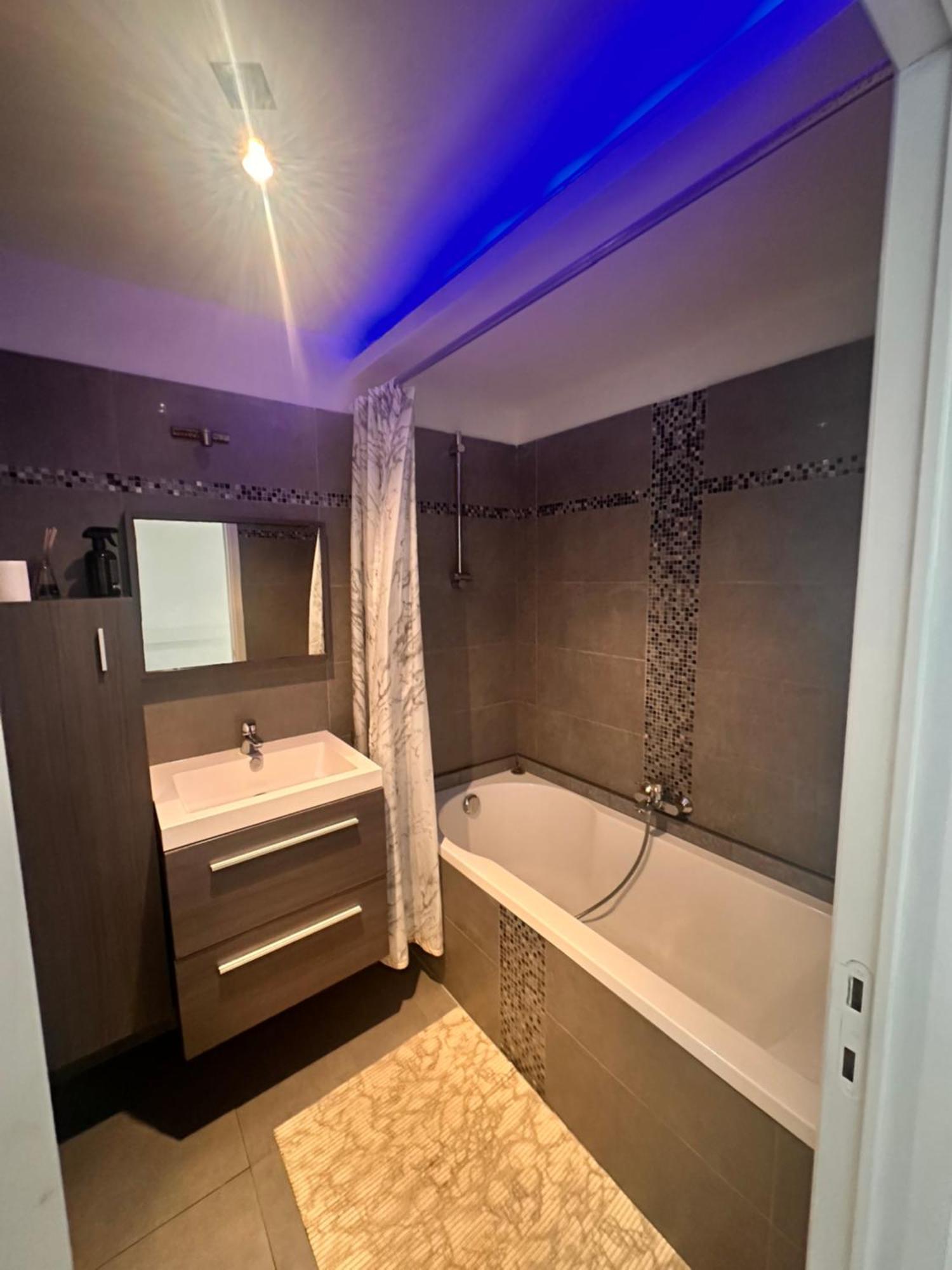 Appartamnet 3 Bedroom + Living Apartment