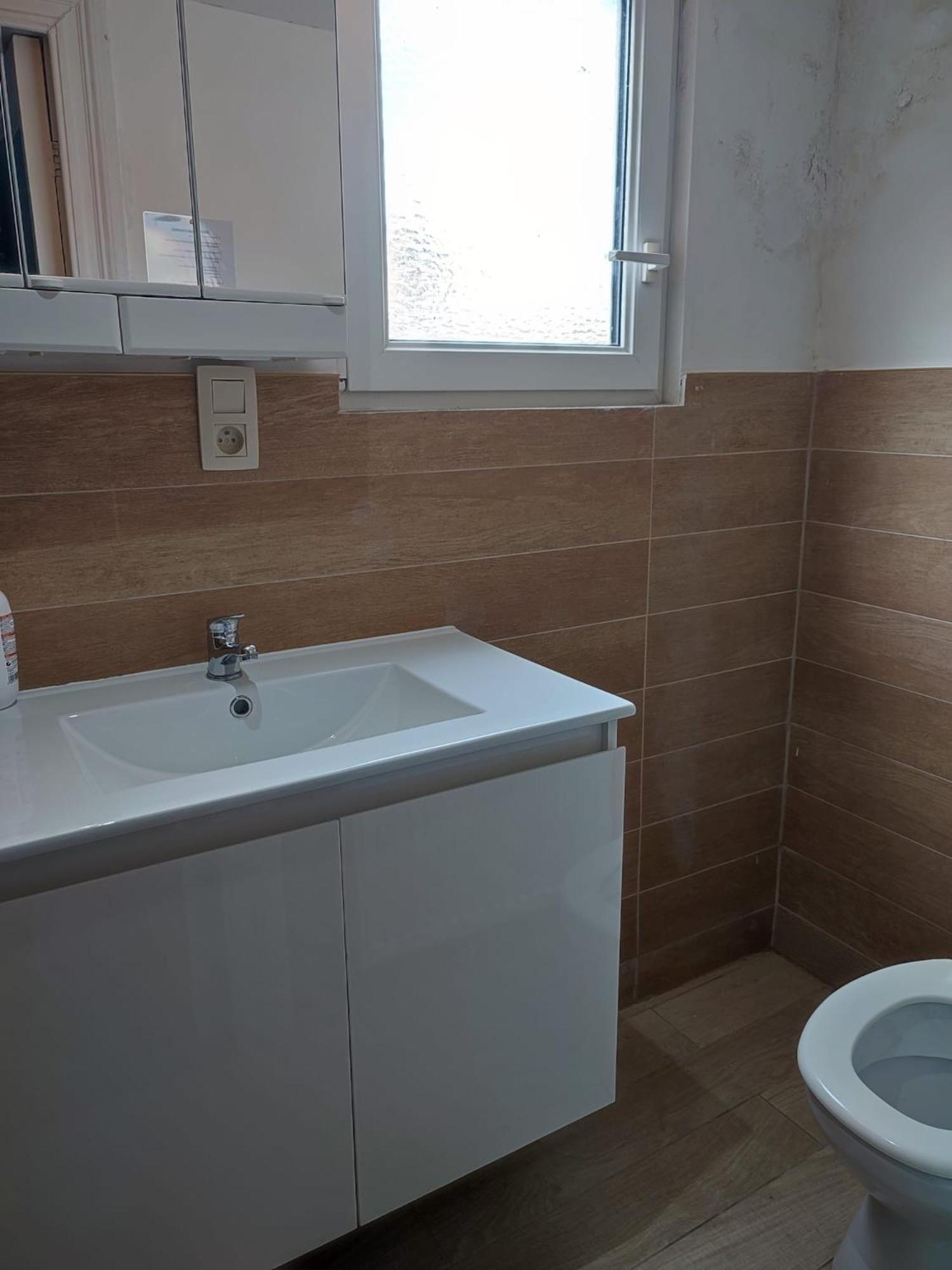 Confortable Avec Un Lit Double A Schaerbeek Cle Bleu Alloggio in famiglia