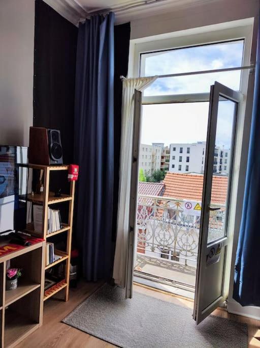 Appartamento Studio Entier Avec Balcon - Tour Et Taxis Bruxelles