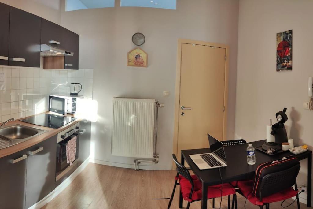 Studio Entier Avec Balcon - Tour Et Taxis * Bruxelles