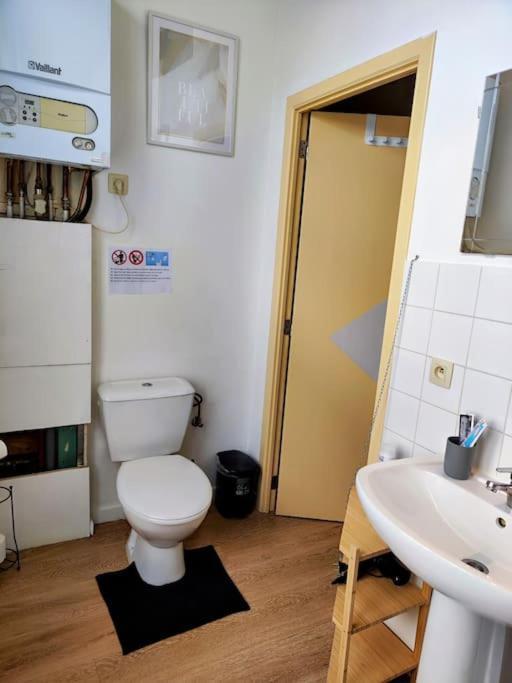 Appartamento Studio Entier Avec Balcon - Tour Et Taxis *