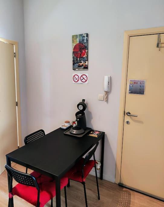 Appartamento Studio Entier Avec Balcon - Tour Et Taxis Bruxelles