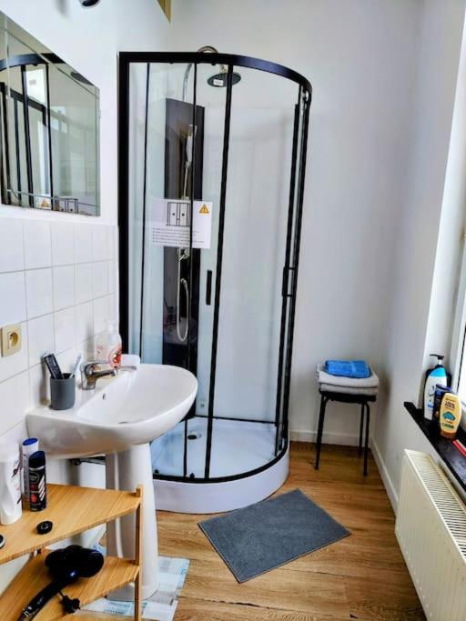 Studio Entier Avec Balcon - Tour Et Taxis *