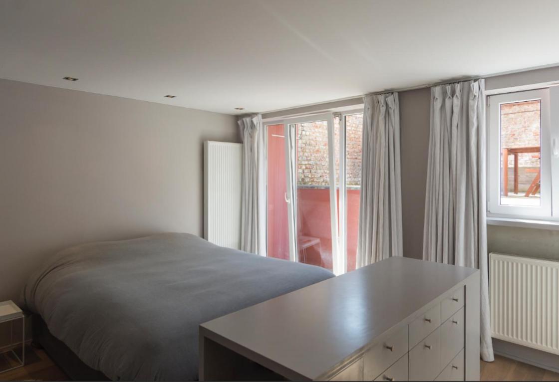 Apartment Flagey Terrace Design *