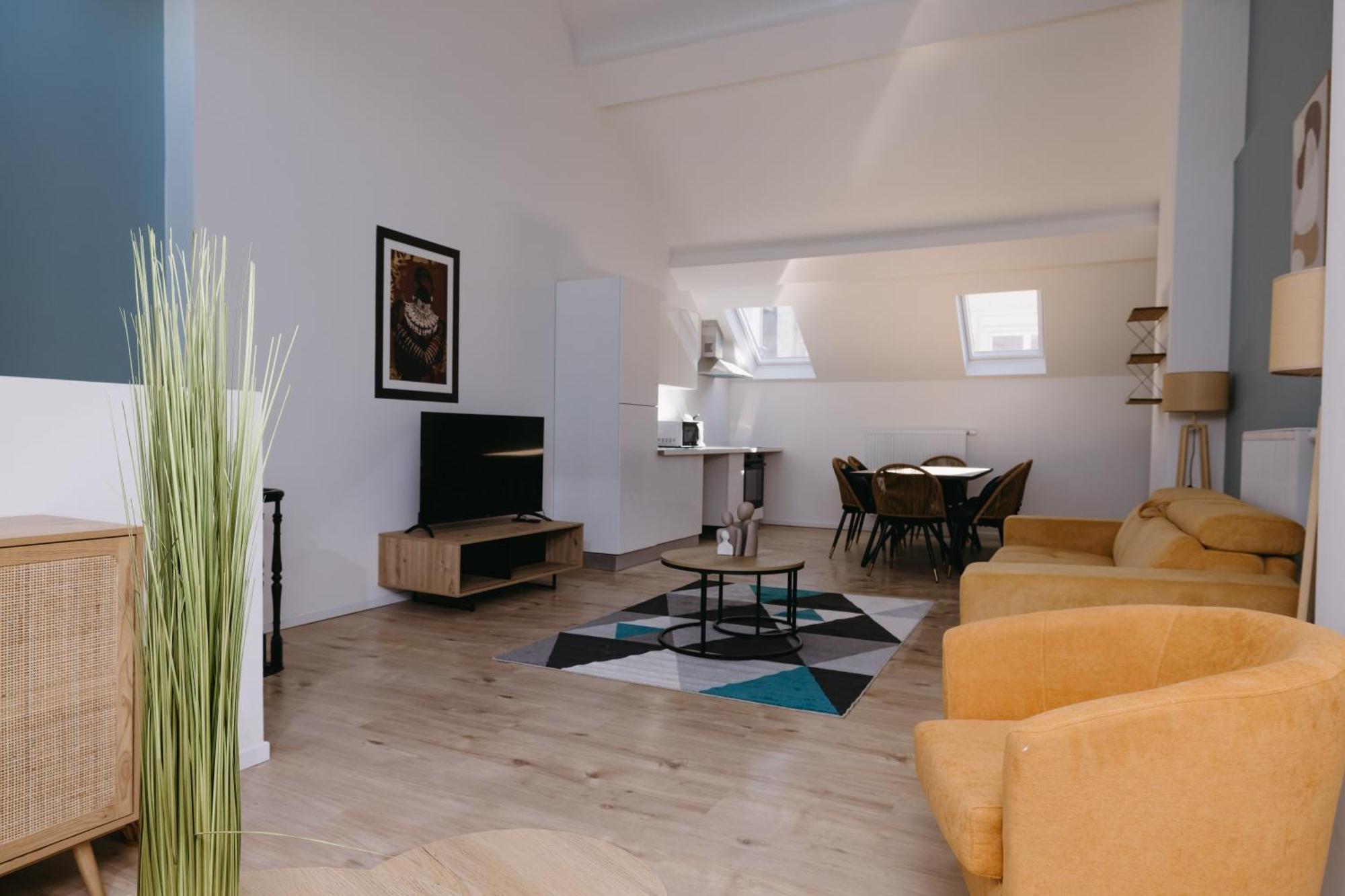 City Grand Place 24 Apartment *