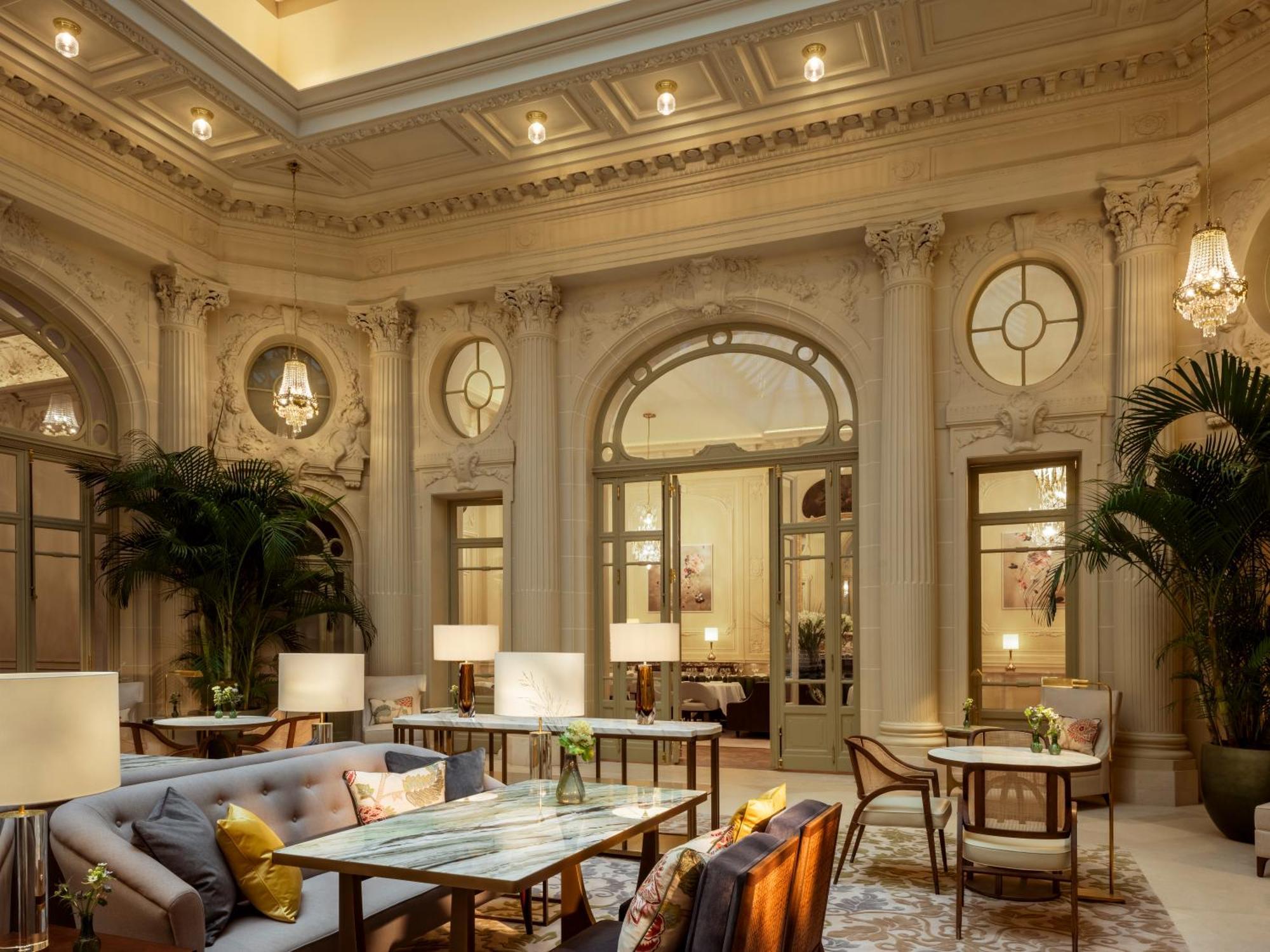Corinthia Grand Astoria Hotel 5*