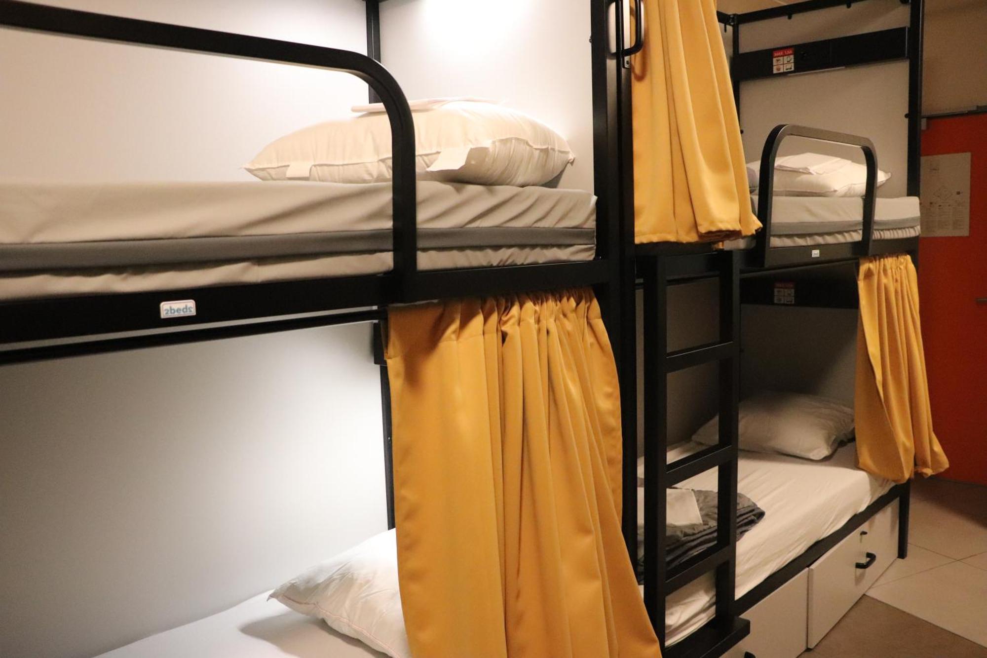 Hi Jacques Brel Hostel *