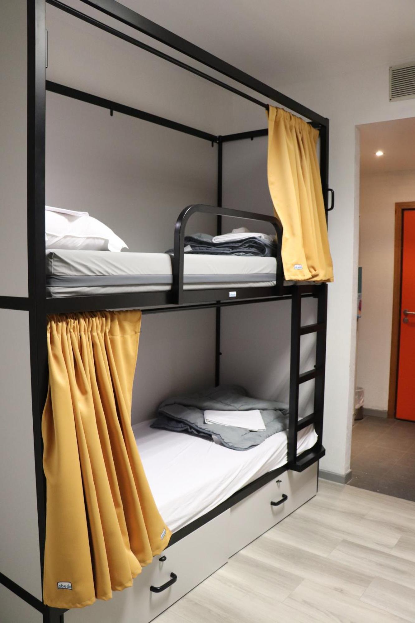 Hi Jacques Brel Hostel