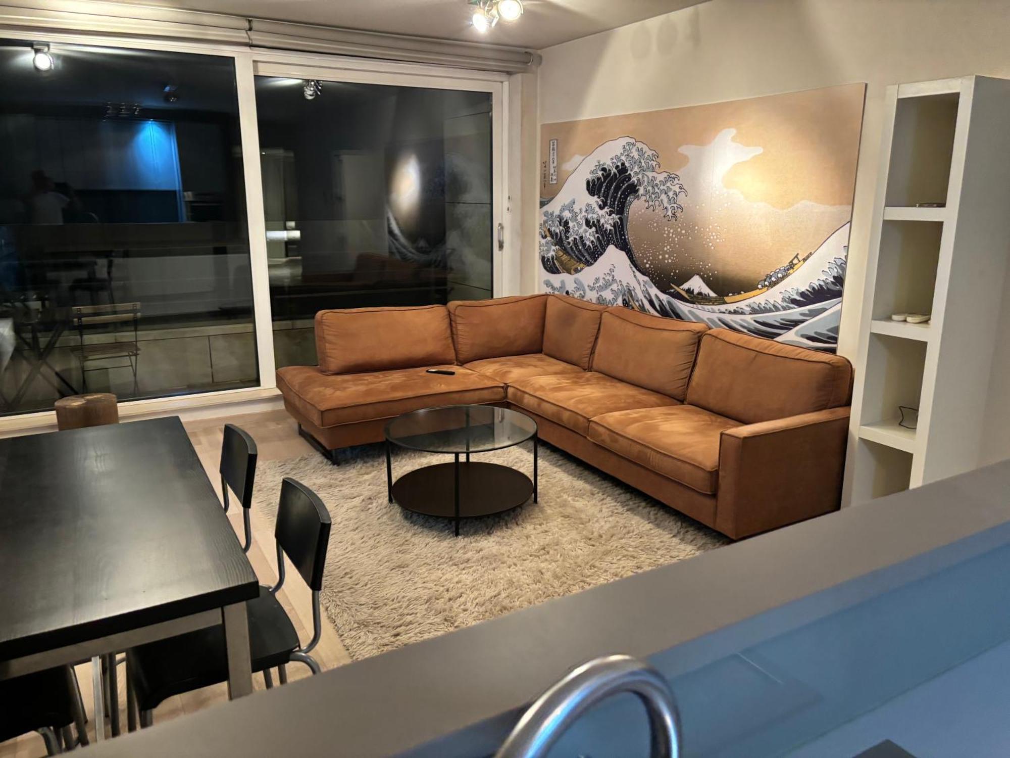 Comfortable Two Bedroom In Center *
