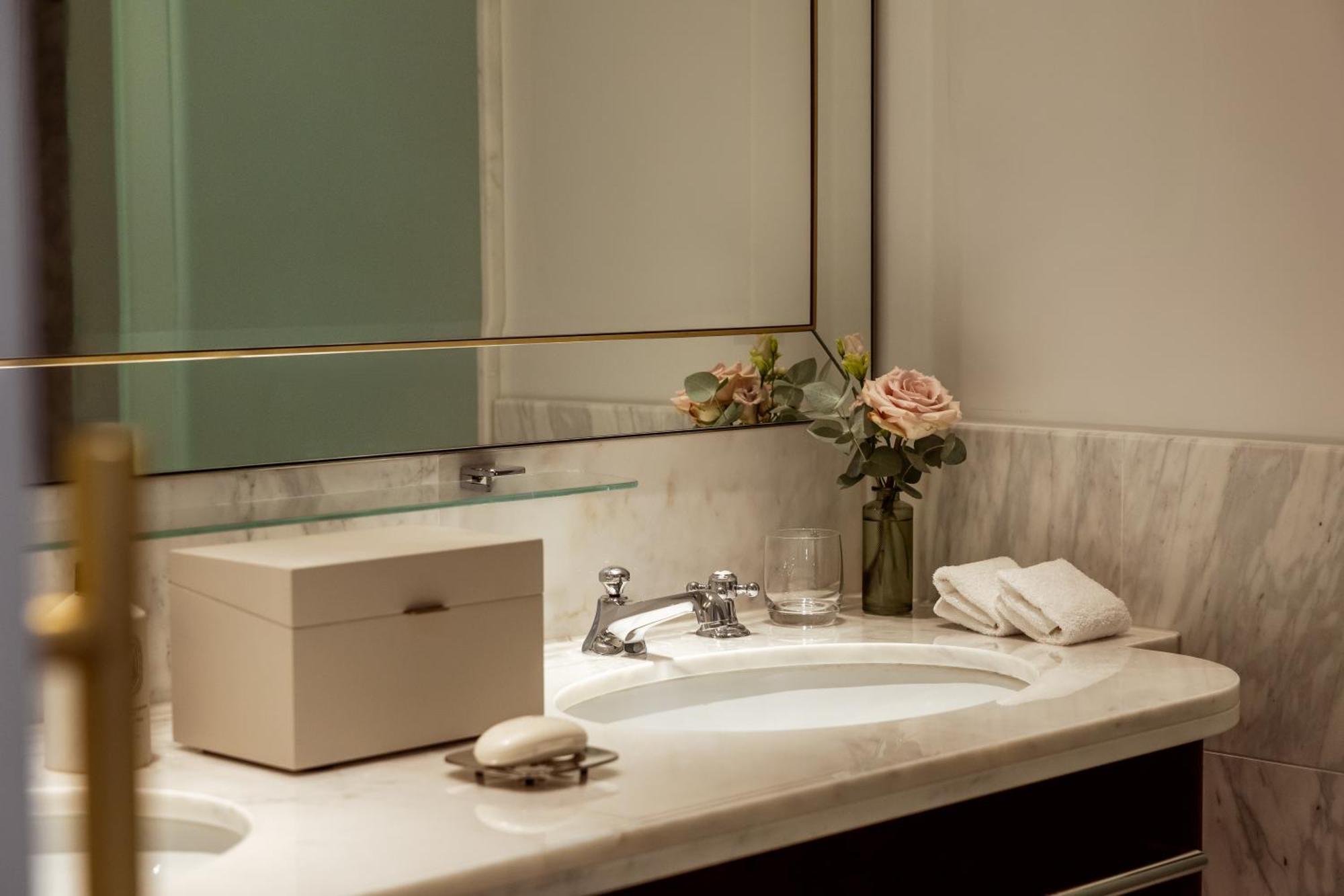 Corinthia Grand Astoria 5*