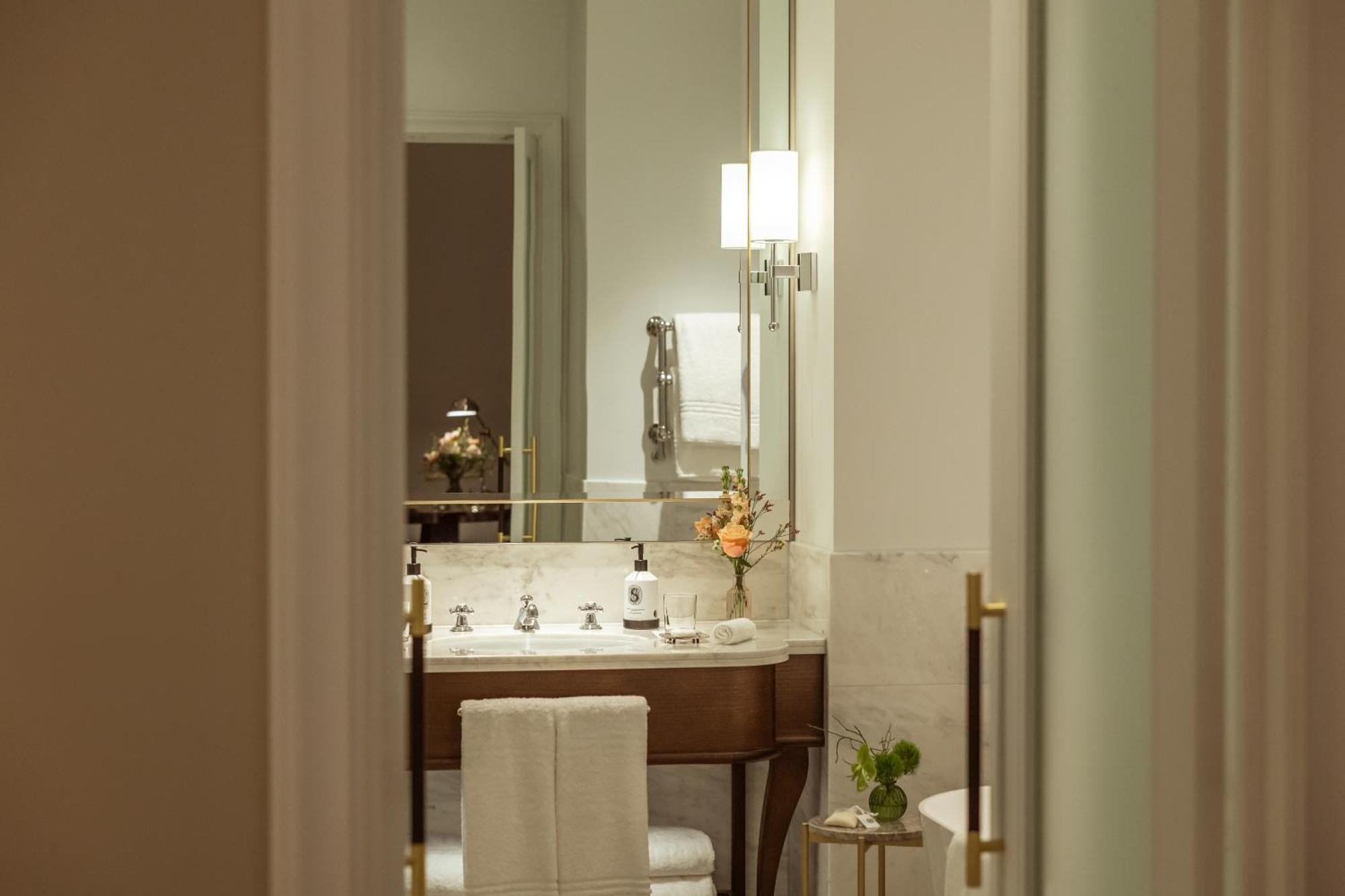 Hotel Corinthia Grand Astoria 5*