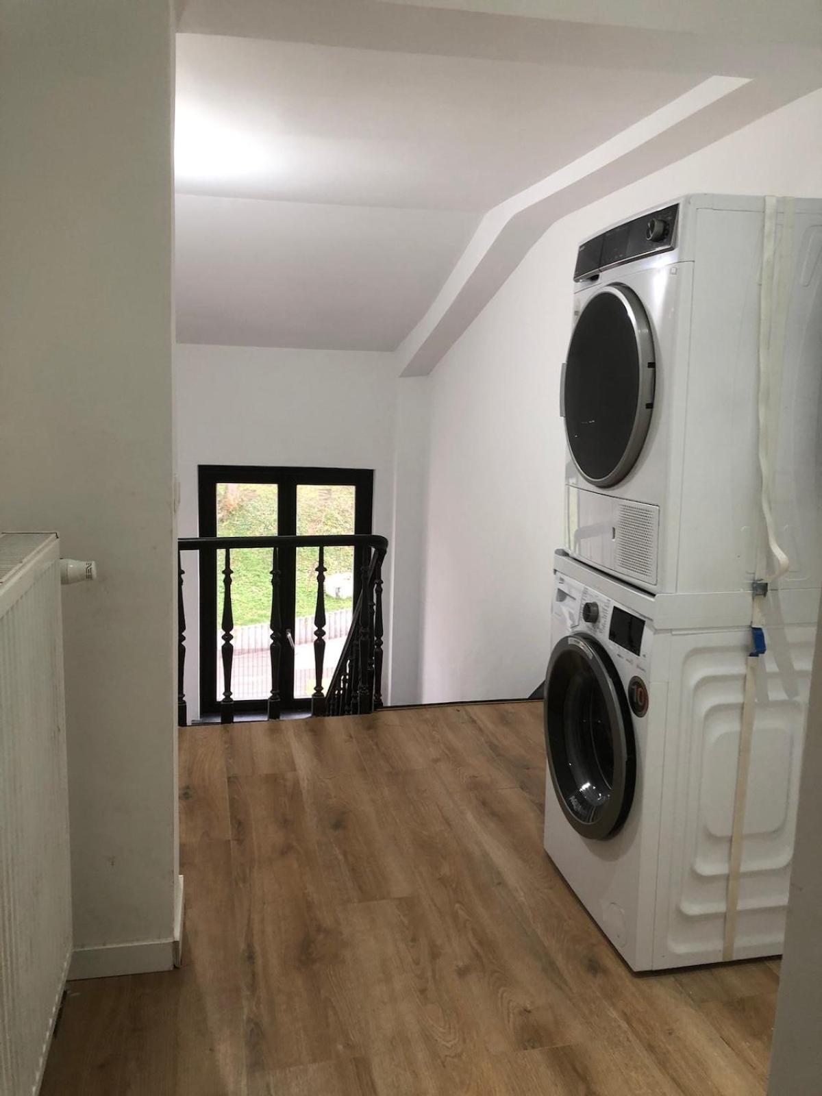 Absolute Charm 3 Bedroom 3 Bathroom With Ac Eu District Apartment *