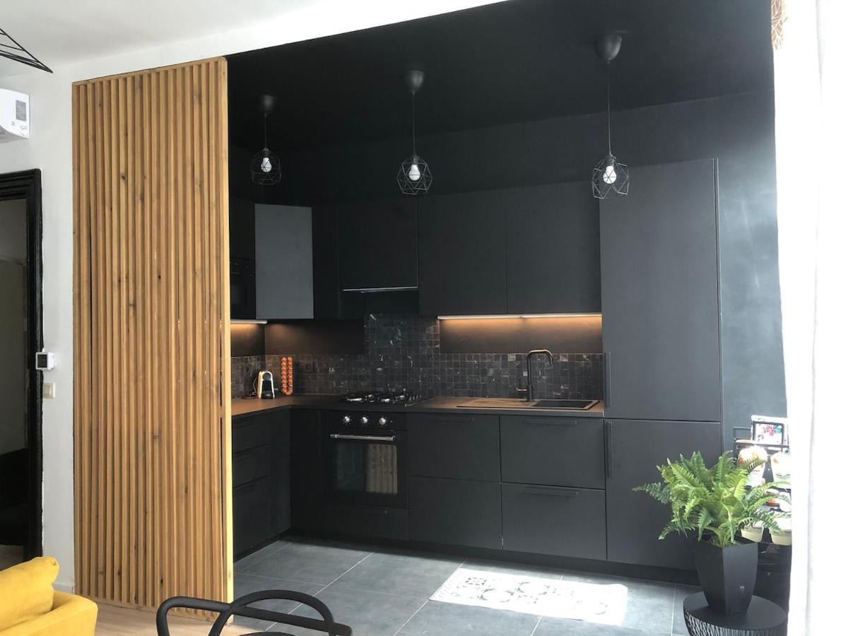 Absolute Charm 3 Bedroom 3 Bathroom With Ac Eu District Apartment *