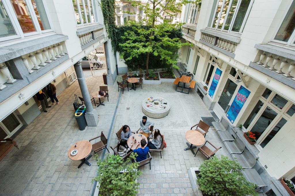 Hi Jacques Brel Hostel *