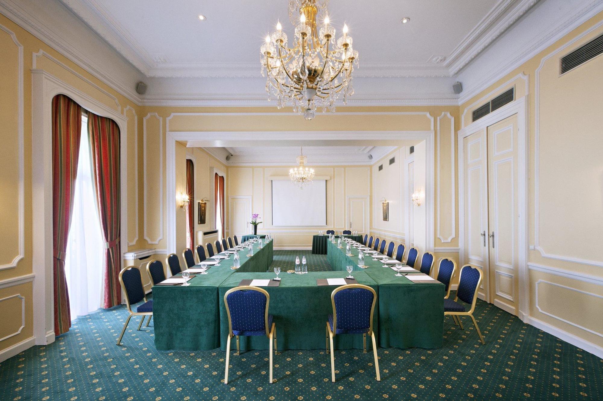 Metropole Hotel